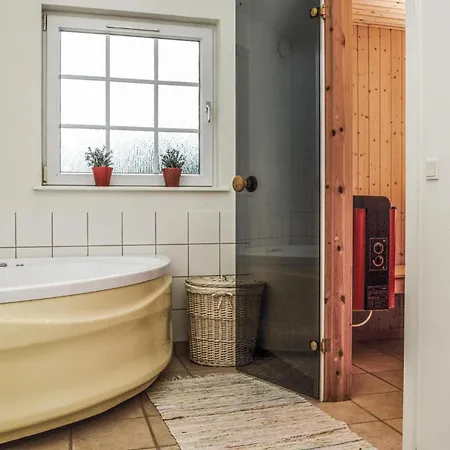 度假居 Awesome Home In Aabenraa With Sauna 奥本罗