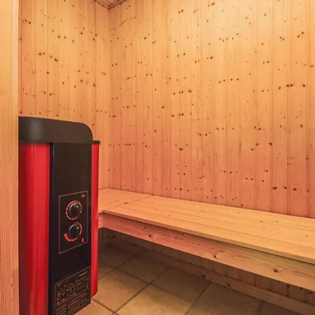 Awesome Home In Aabenraa With Sauna 度假居